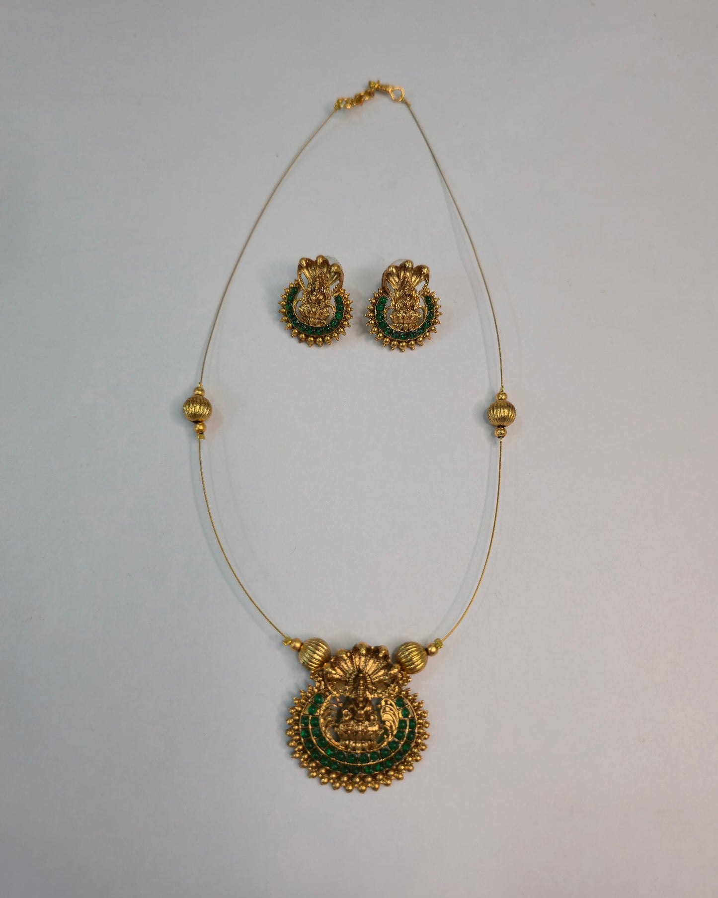 Lakshmi Emerald Invisible Chain