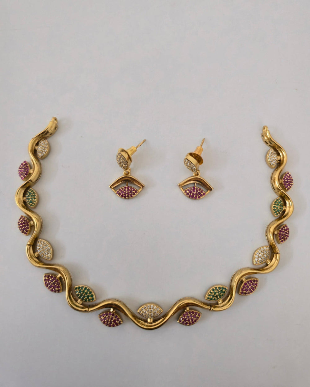 Lahari Leaf Necklace Set