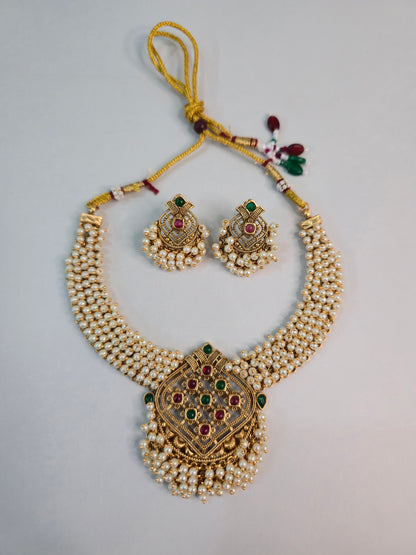 Veda Pearl Collar Necklace Set