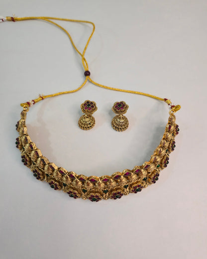 Kemp Pushpa Choker Set