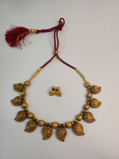 Mrinalini Antique Necklace Set