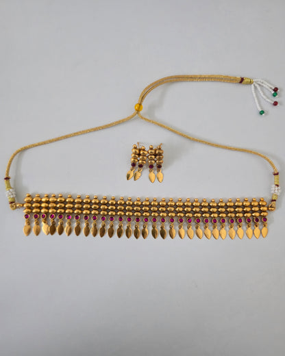 Manjari Elakkathali Choker Set