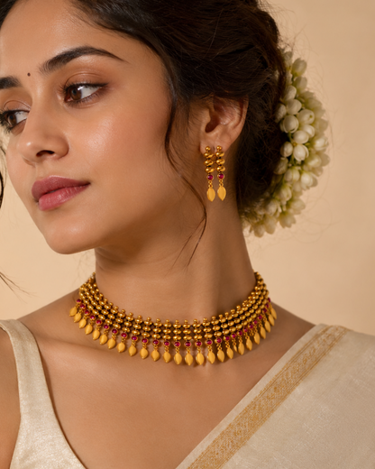 Manjari Elakkathali Choker Set