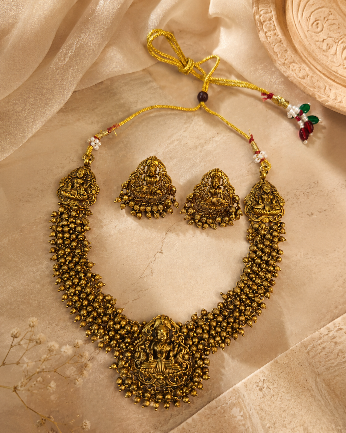 Lakshmi Bead Temple Set