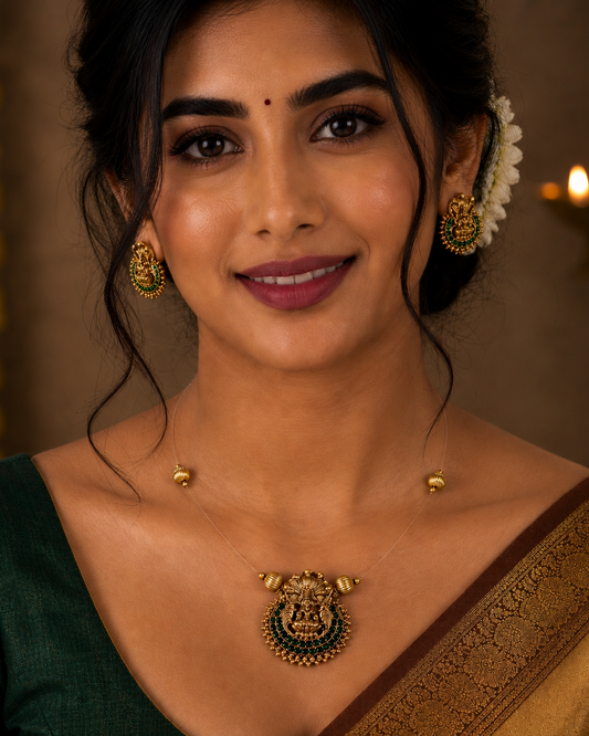 Lakshmi Emerald Invisible Chain