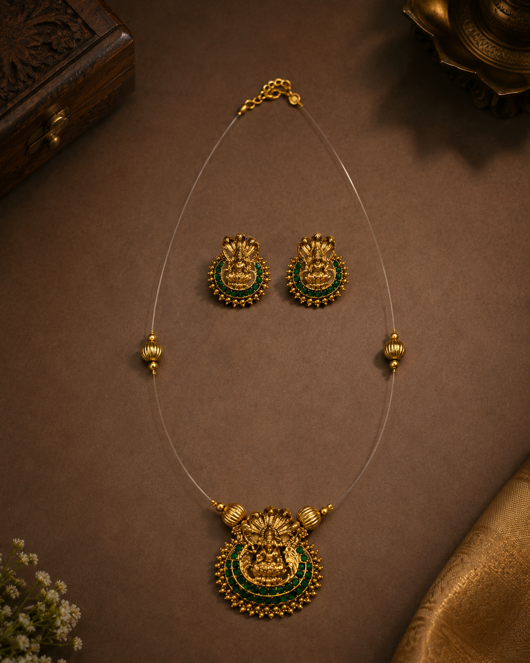 Lakshmi Emerald Invisible Chain