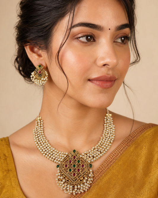 Veda Pearl Collar Necklace Set