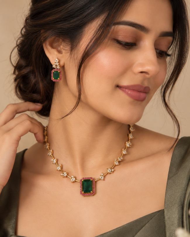 Aarohi Emerald Bloom Necklace Set